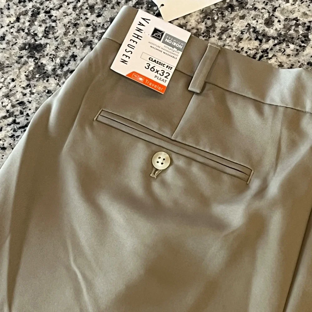 NWT Van Heusen Premium No Iron‎ Classic Fit Pleat Pants Mens 36x32 Khaki Cuffed